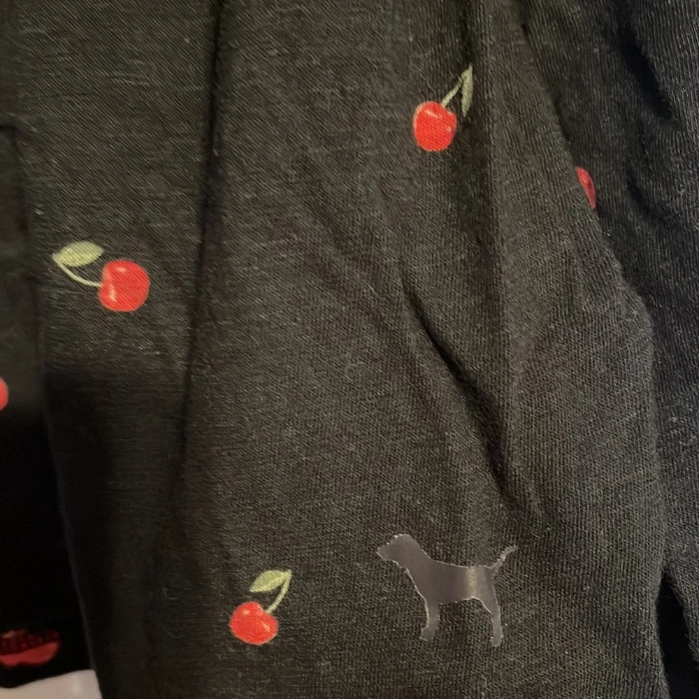 Victoria’s Secret PINK black long sleeve crop top with cherries size XS. NWOT - Picture 4 of 5